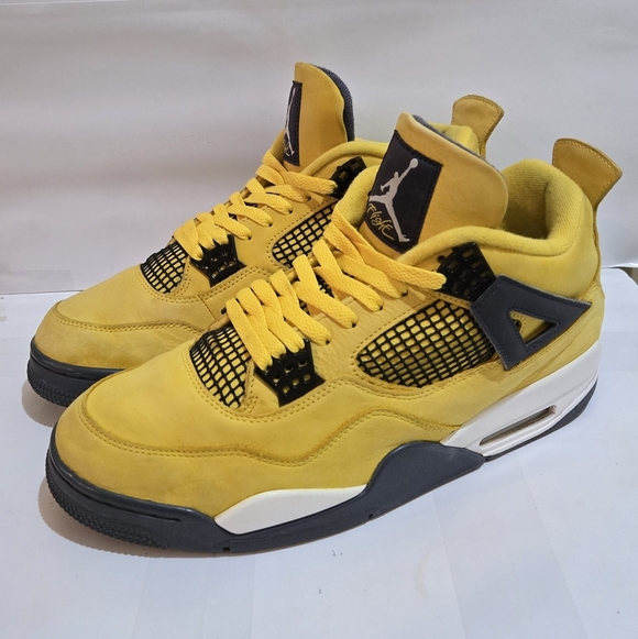 Jordan Air Jordan 4 Retro Lightning 2021 Yellow Sneaker - Picture 2 of 10